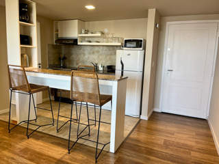 Alojamiento en el centro con vista parcial al lago y con cochera